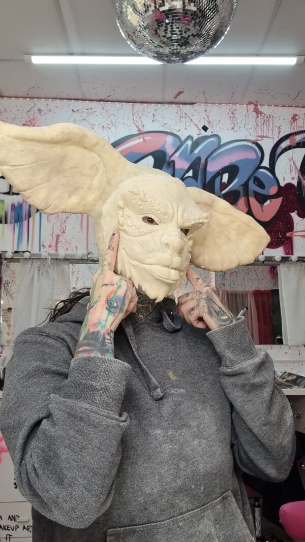 Ears cap with face