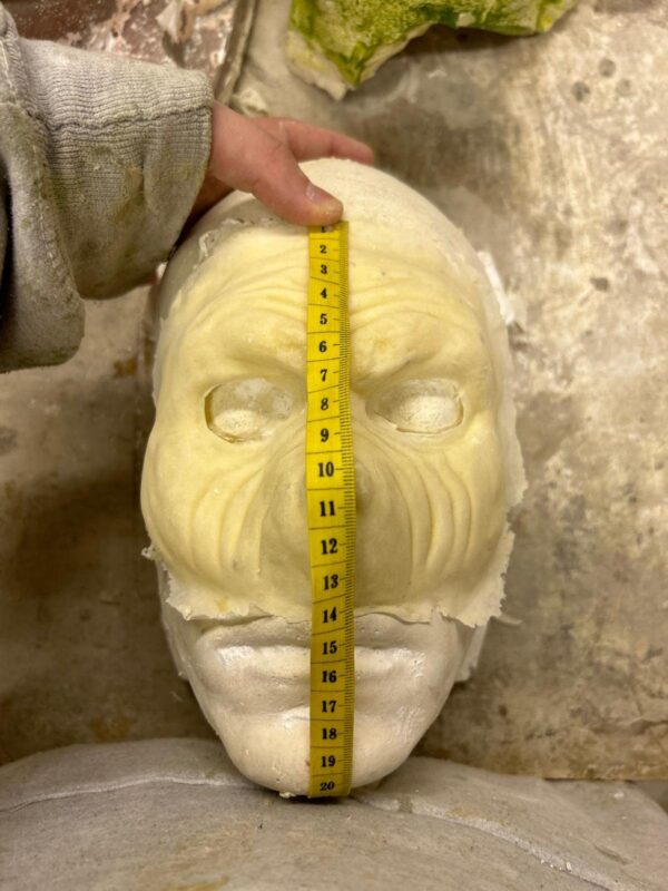 Grinch Latex Prosthetic Mask - Image 15