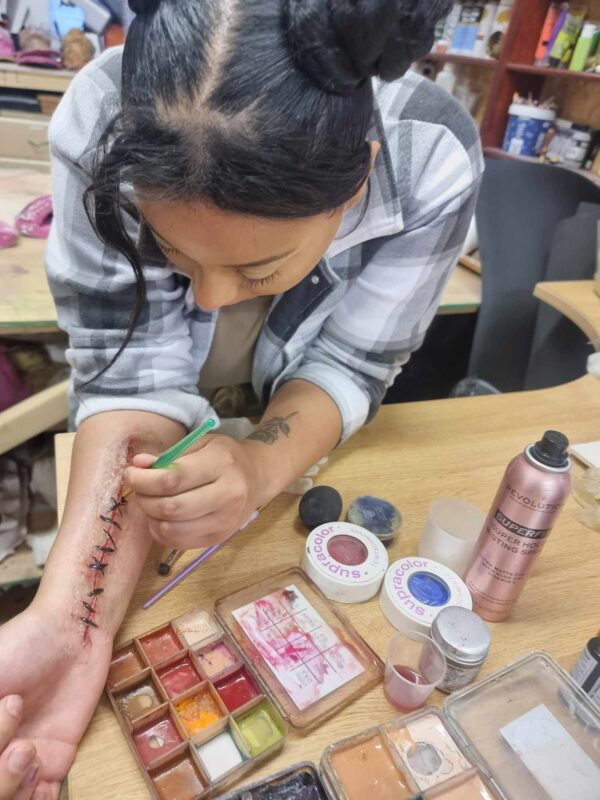 All-in-One Makeup Artist Course - Image 17